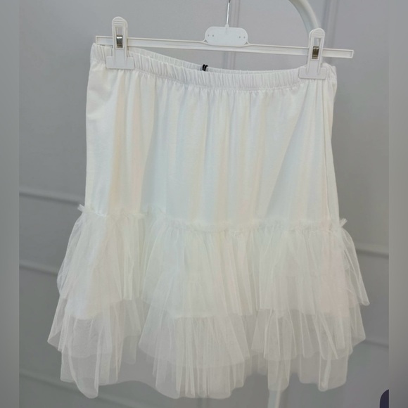 White Tulle UnderSkirt - Picture 2 of 3